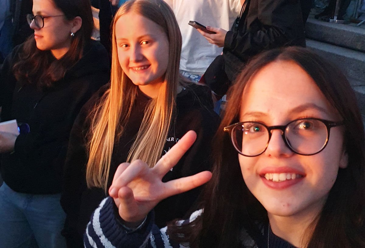 Teenager ohne Eltern unterwegs