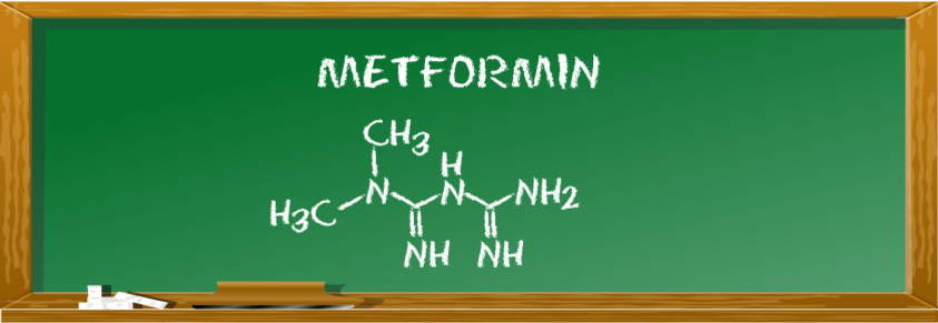 Schultafel mit Kreide beschrieben, enthält die chemische Strukturformel Metformin 